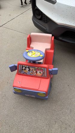 Bluey drivable car