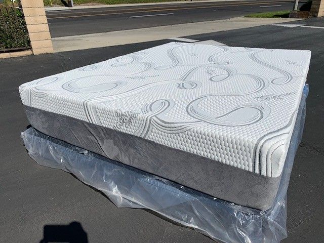 Full Organic Hybrid Cool Gel Memory Foam Mattress!!
