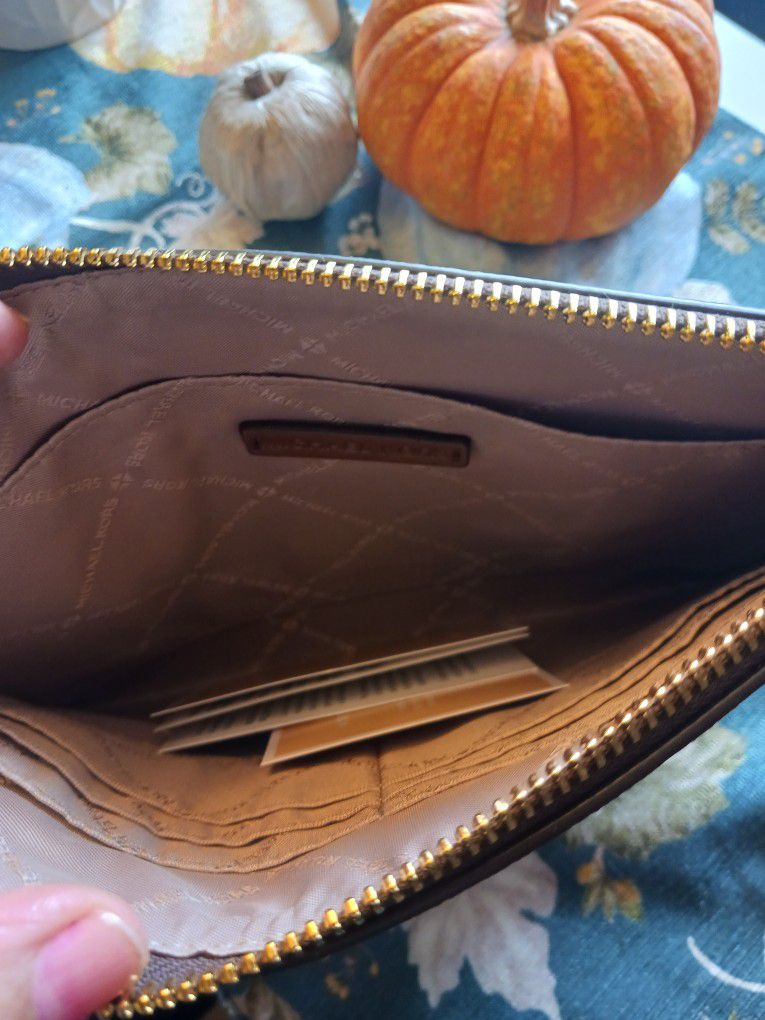 Louis Vuitton Trouville Handbag for Sale in Escondido, CA - OfferUp