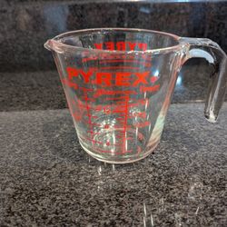 pyrex 2 cup Measuring Cup