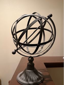Metal globe