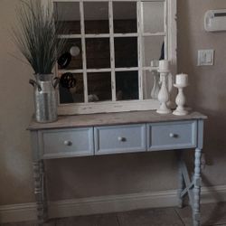 Entry Table And Mirror 