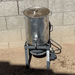 Deep fryer With Accessories 