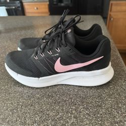 Women’s Nike Sneakers