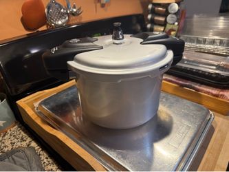 Pressure Cooker “Like New”