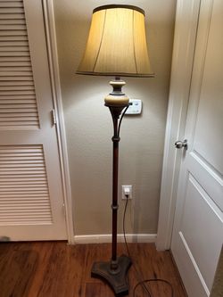 Floor lamp (5ft+)