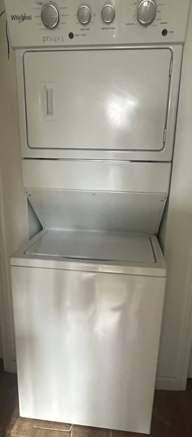 Whirlpool
3.5 cu. ft. Stacked Washer and Electric Dryer with 9-Wash Cycles and Auto Dry in White 2025