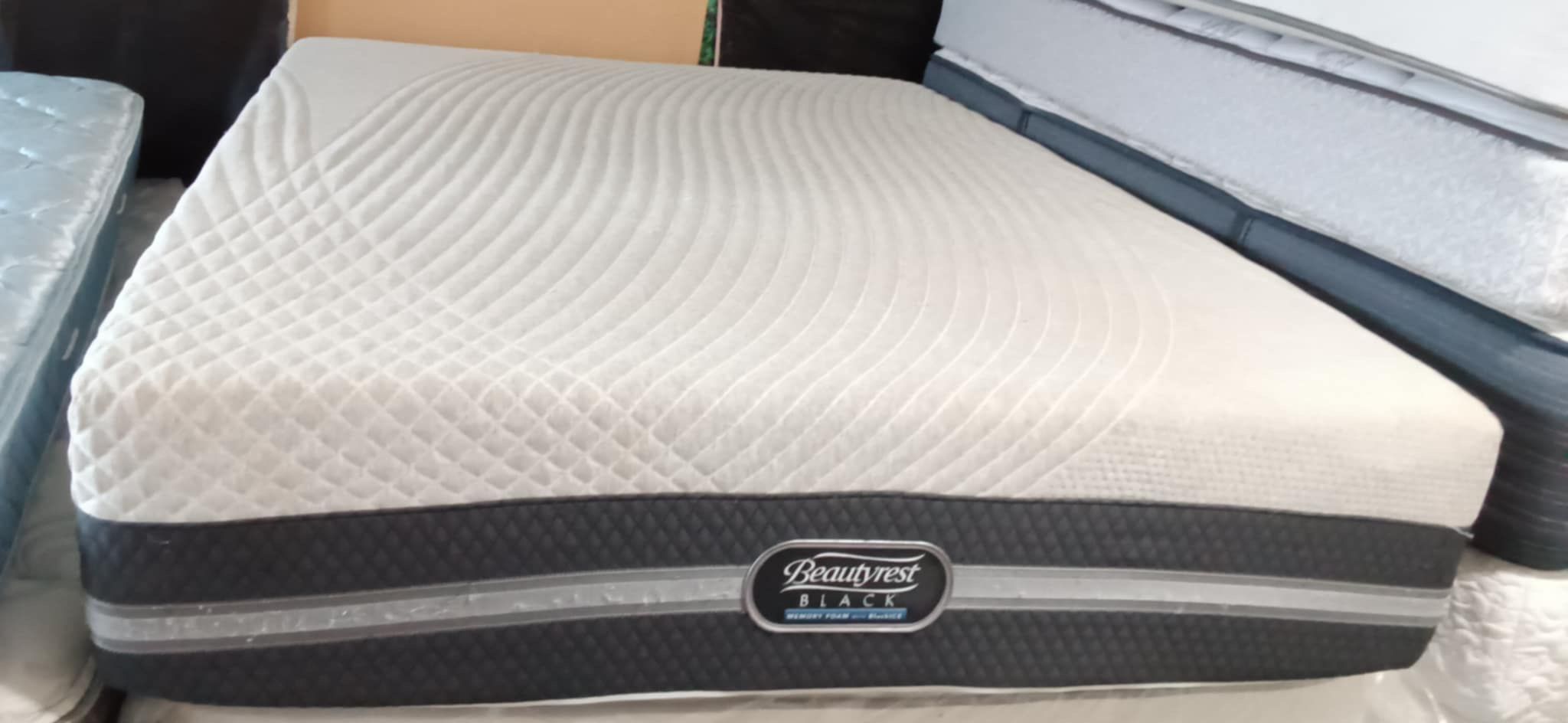 Queen Size Mattress (Colchon Queen Size)