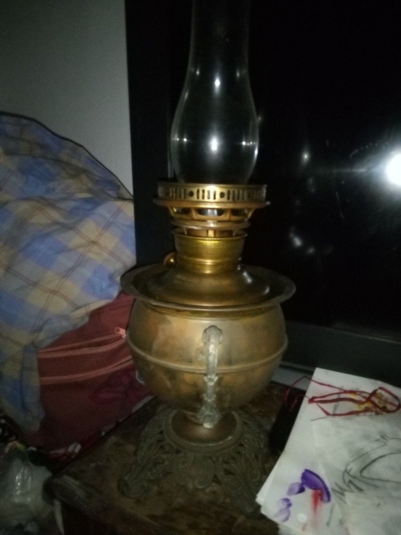 A Old 1985 Juno Lamp