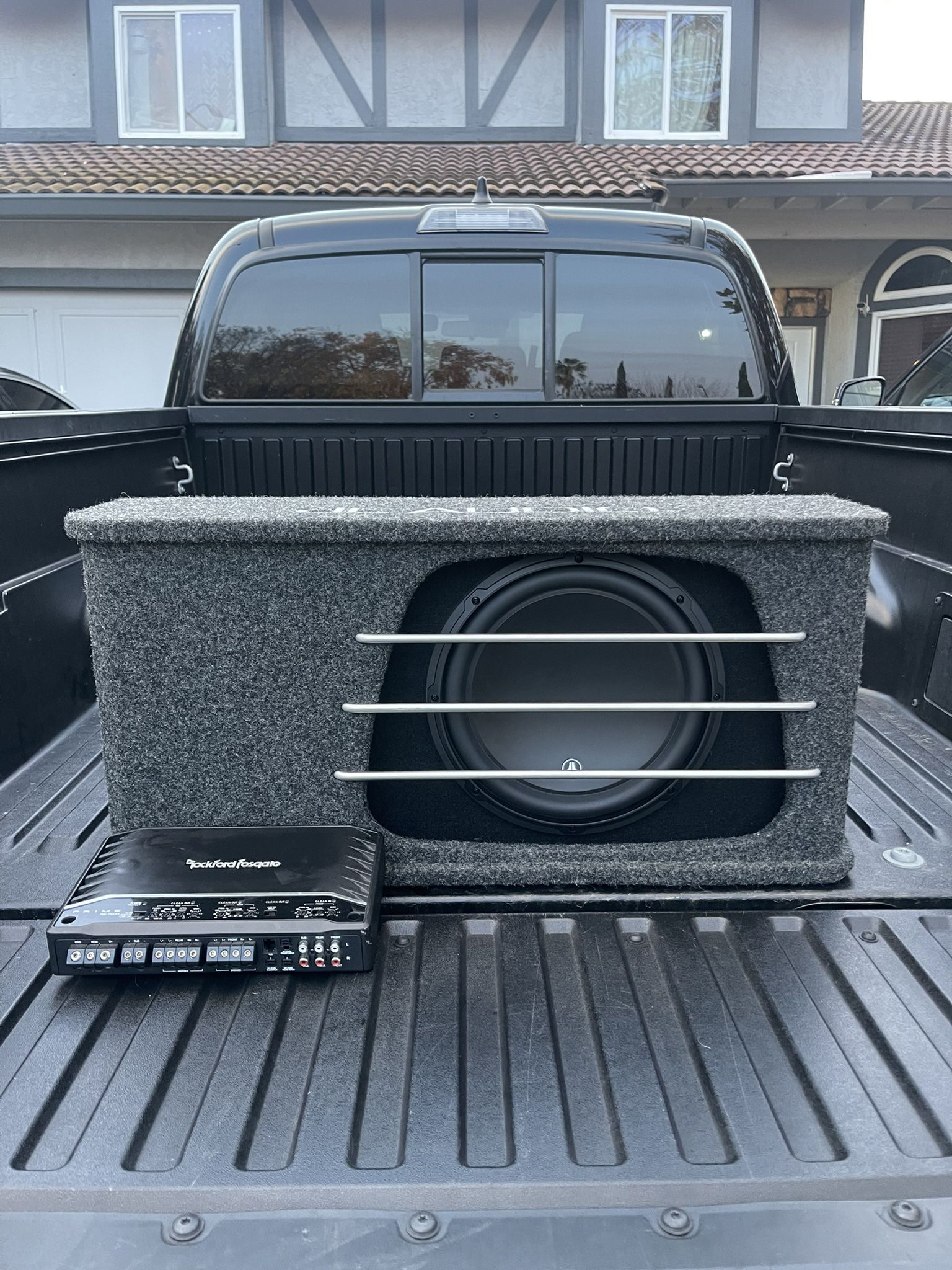 12 Inch Subwoofer + Rockford Fosgate 5 Channel Amp