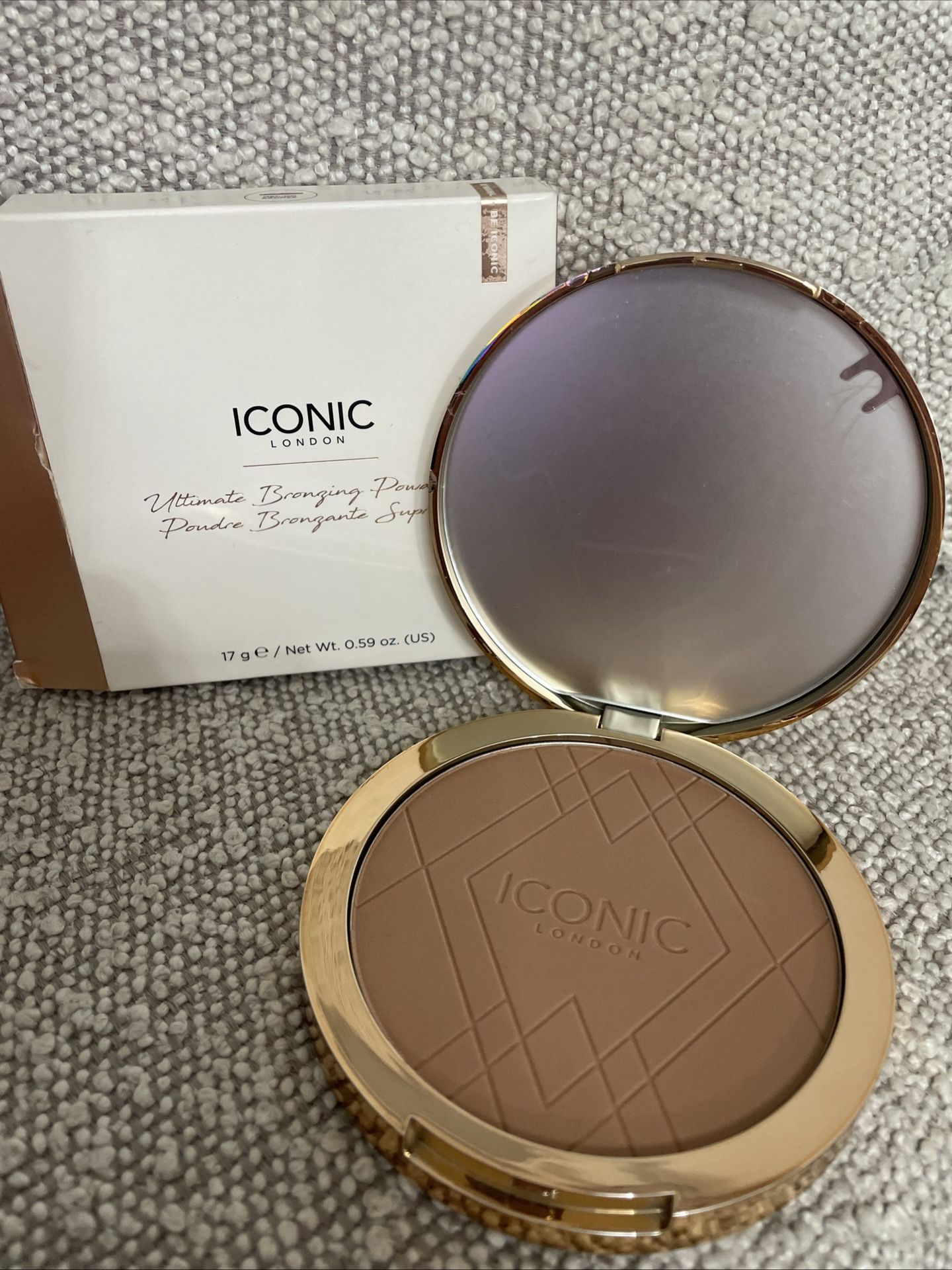Iconic London Bronzer Powder