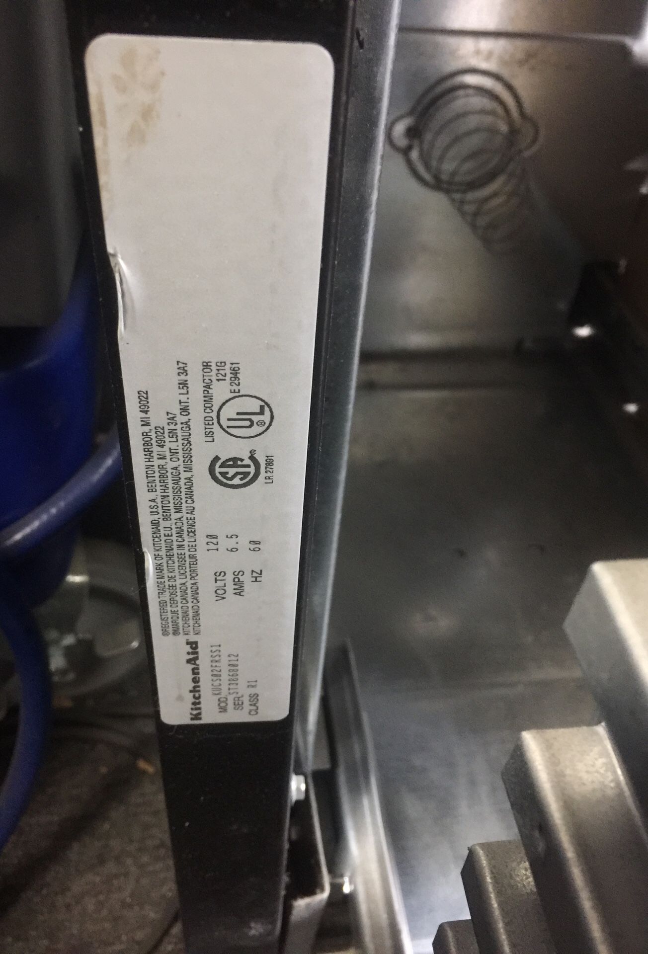 Kitchen aid compactor