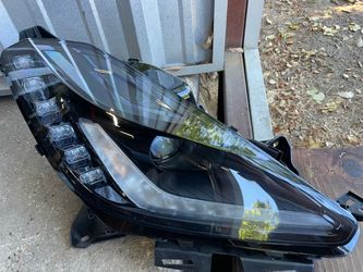 RIGHT SIDE HEADLIGHT 2015-2019 CHEVROLET CORVETTE