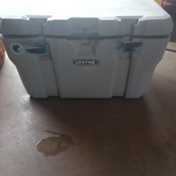 Lifetime 77 Qt High-performance  Cooler