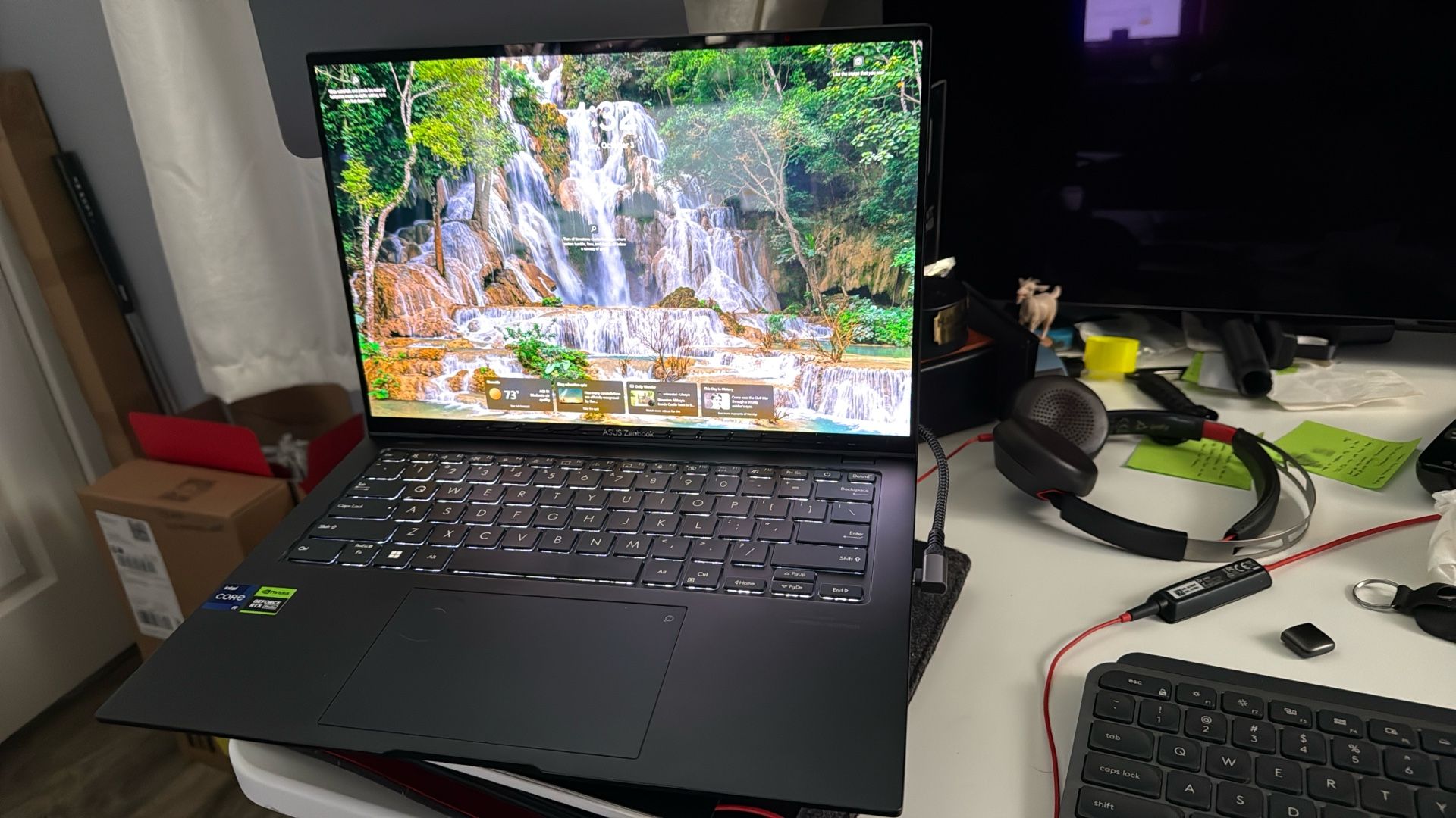 Asus Zenbook Pro 14 OLED (UX6404)