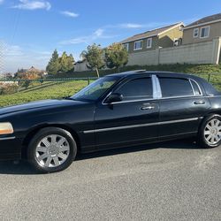 2005 Lincoln Town Car