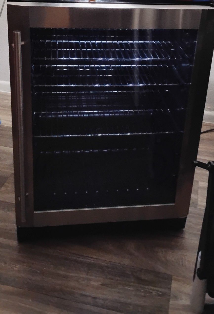 Magic Chef Refrigerator ,Wine And Beer Cooler 