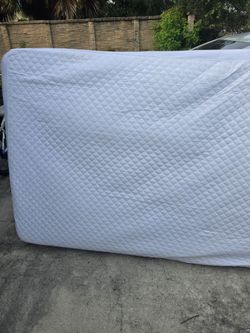 Full size bed