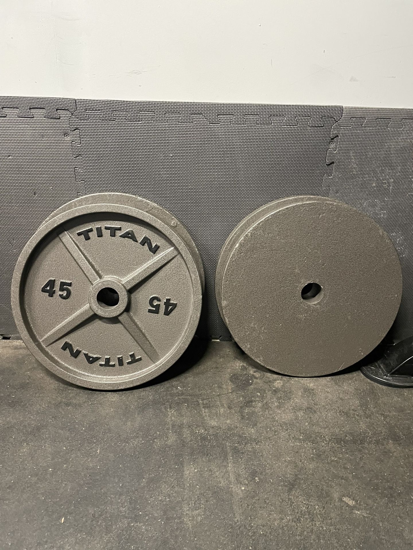Titan 45lb Olympic Plates for Sale in Bedford Park, IL OfferUp