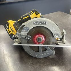 Dewalt DCS573 7 1/4 Inch Cordless Circular Saw W 5.0 Battery