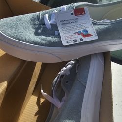 Size 6.5 NEW IN BOX. 