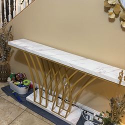 BRAND NEW - Modern Marble-Top Gold Console Table – Luxury Entryway / Hallway Decor