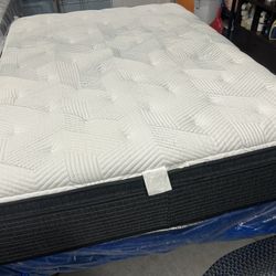 Queen Size Mattress And Box Spring 