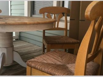 OVAL 63" x 42" Dining or Kitchen TABLE & CHAIRS - WESTSIDE