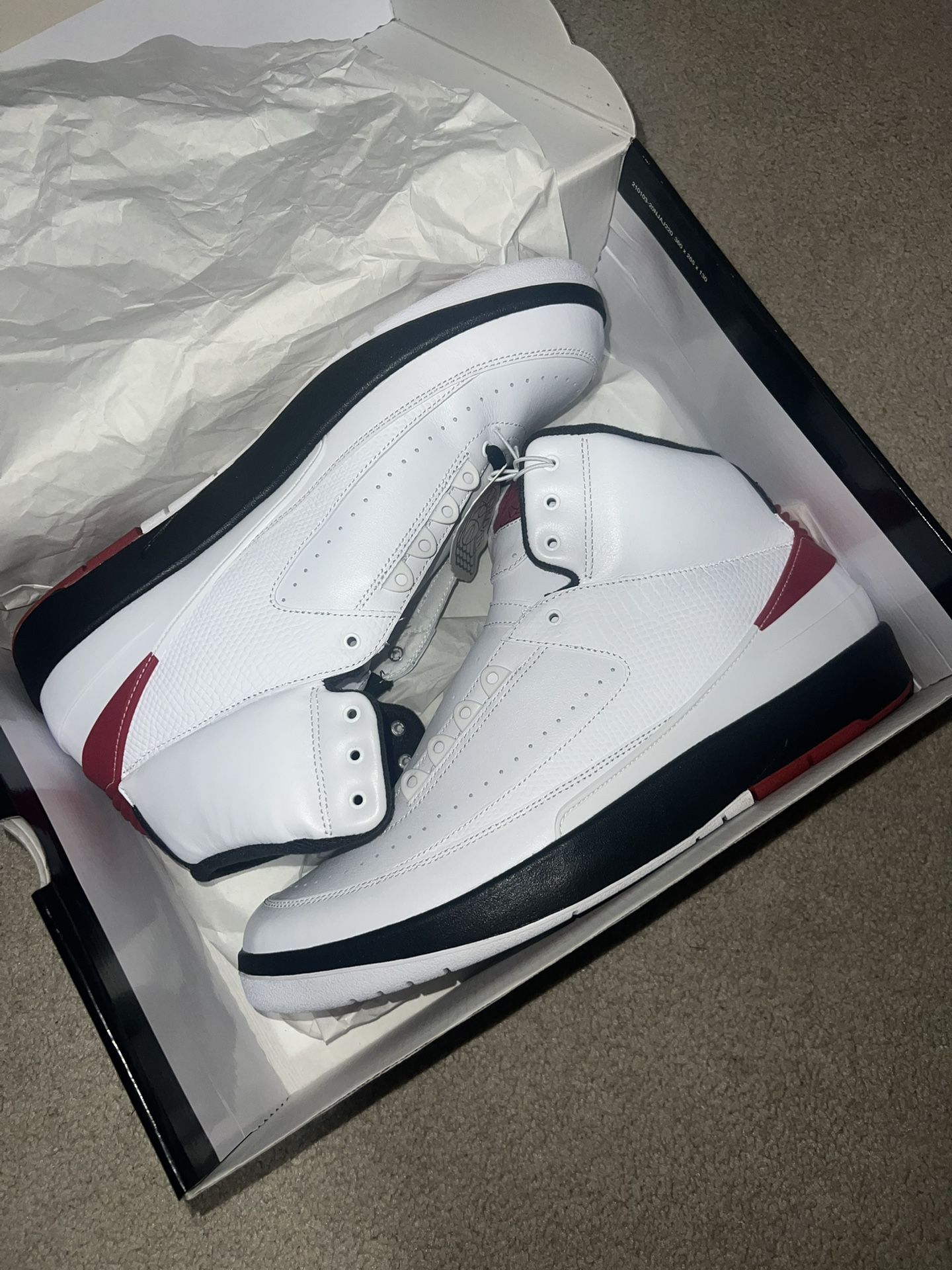 Jordan 2 “Chicago” size 13