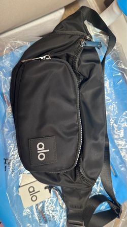New Alo Yoga Explorer Fanny Pack in black