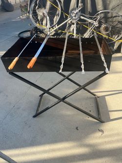 Armenian charcoal grill. Asador para usarse con carbón