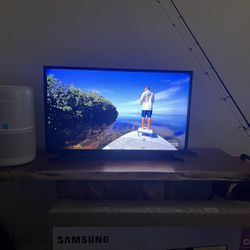 Samsung 32”  N5300 Smart TV
