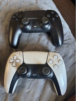 PlayStation 5 controllers