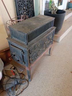 Cast iron wood burning oven