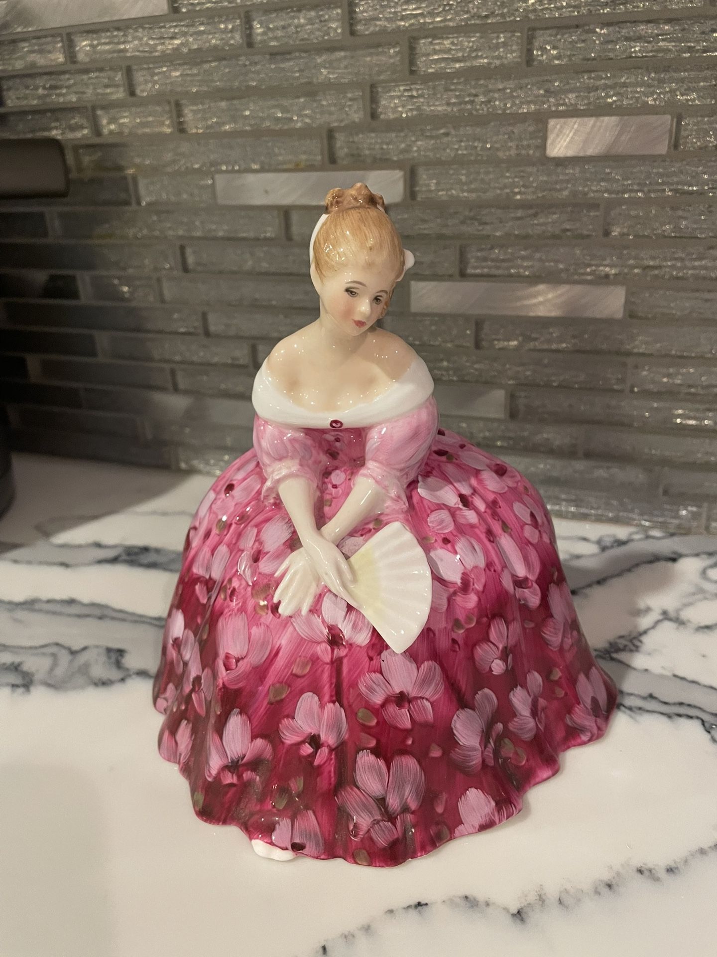 Vintage Royal Doulton Victoria In Mint Condition