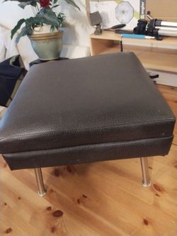 Foot Restl With Storage