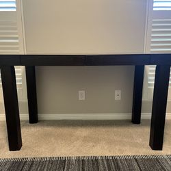 Black Desk 