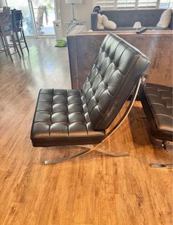 Inspired Barcelona Chair