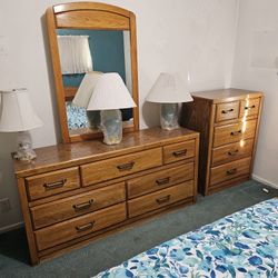 Vintage Bedroom Set With 2 - Dressers / 2 - Night Stands / Headboard / Like New Mattress & Box Springs / Metal Frame ! All One Price ! 