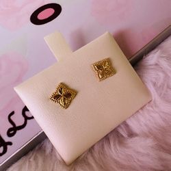 18k Earring Yellow Gold