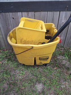 Commercial mop bucket.