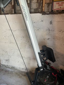 Life Fitness Rowing Machine