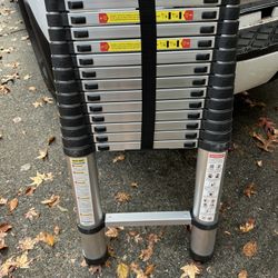 20 Foot Aluminum Stretch, Ladder