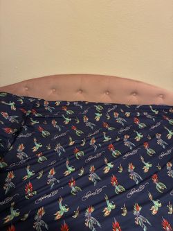 Pink daybed