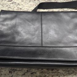 Kenneth Cole Reaction Leather Briefcase/Messenger Bag