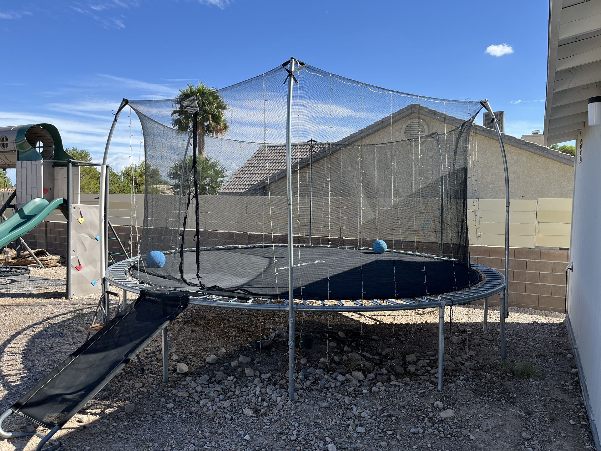16’ Trampoline