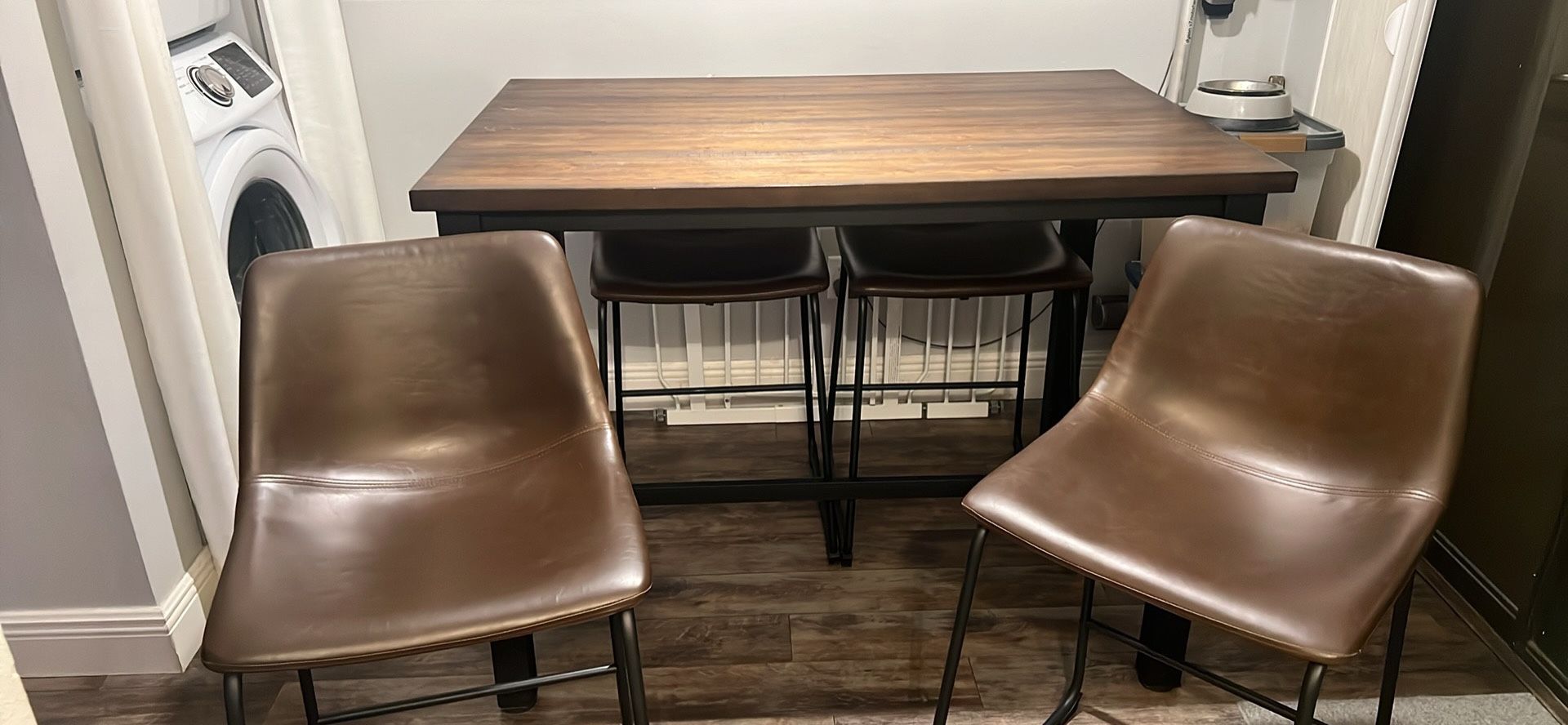 Dining Table With 4 Chairs 