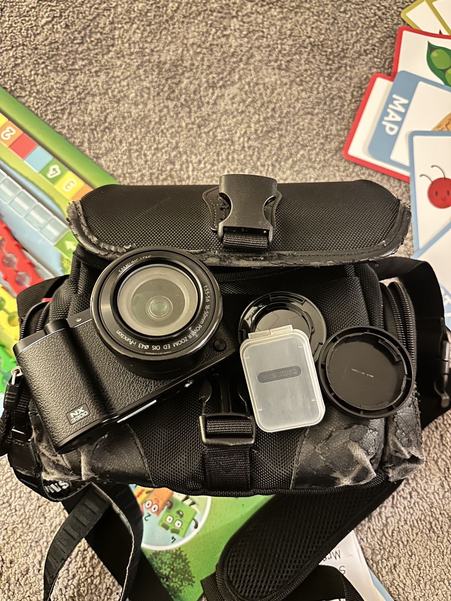 Samsung NX3300 With Flash