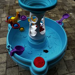 LITTLE TIKES SPINNING SEAS WATER TABLE FOR TODDLERS