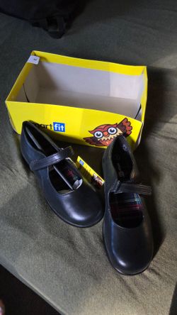 Girls size 3 Mary Jane shoes